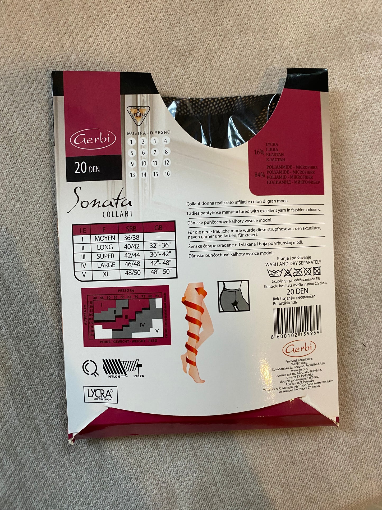 Fishnet tights in black colour