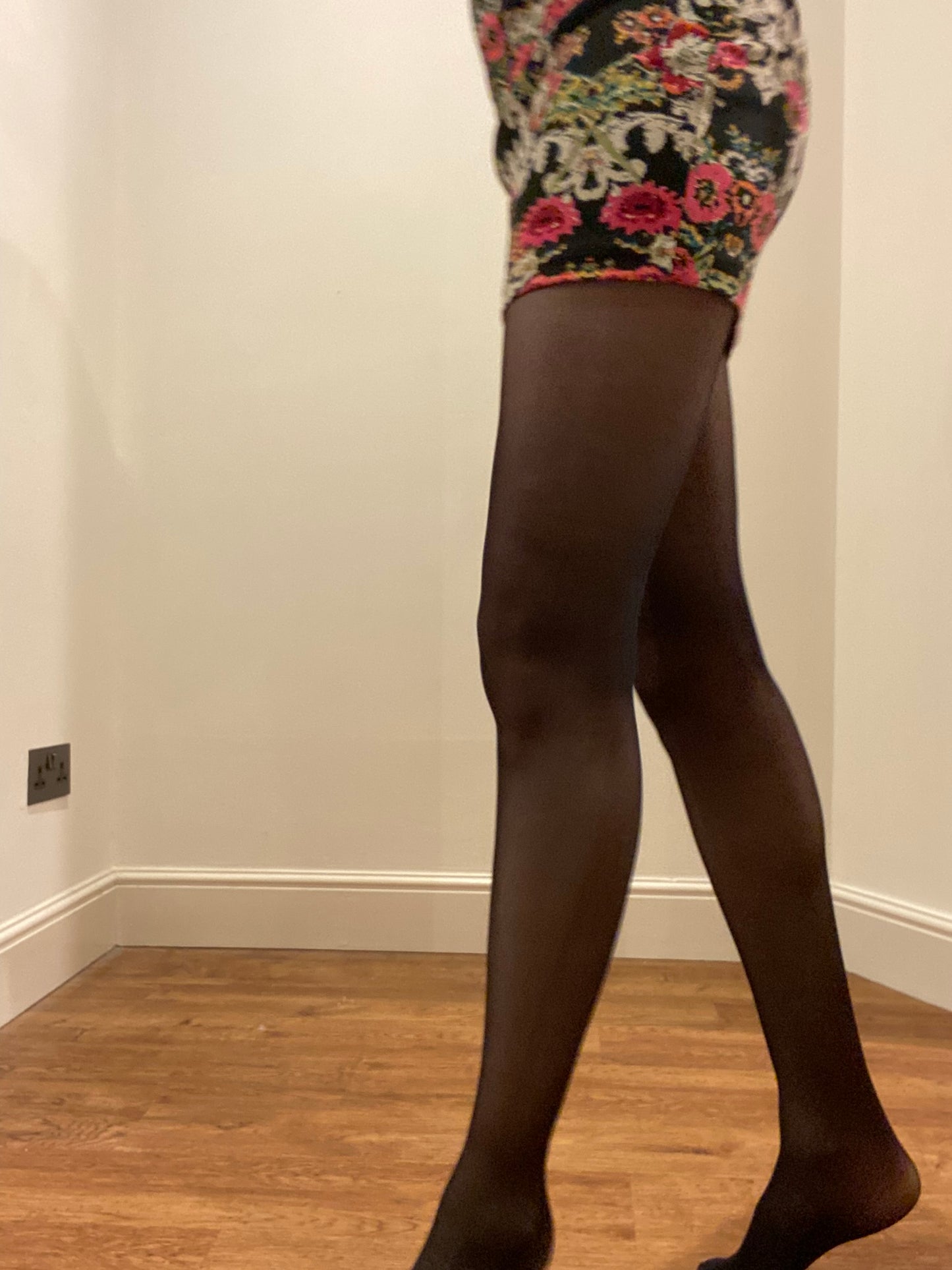 30 denier compression tights in black colour